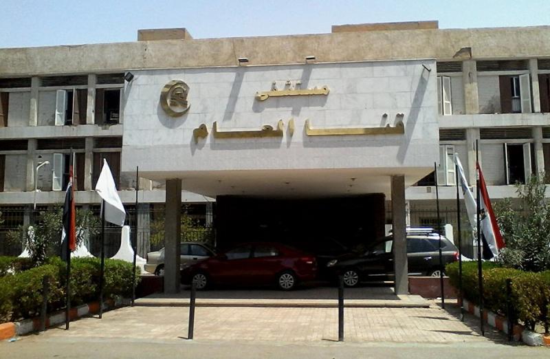 فريق طبي ينجح في استئصال ورم معقد من وجه شابة بمستشفى قنا العام
