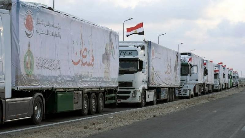 تحرك الفوج الخامس لشاحنات المساعدات الإنسانية من مصر إلى قطاع غزة