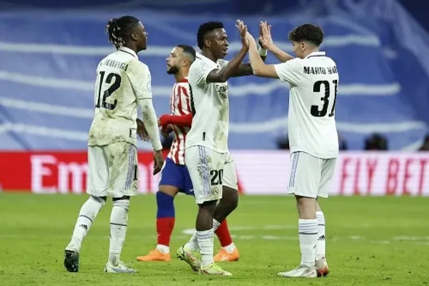 ريال مدريد يهزم إسبانيول بثنائية ويحقق العلامة الكاملة بالدوري الإسباني