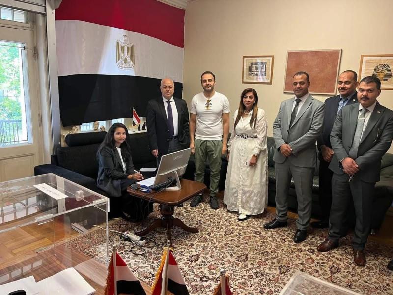 أبناء الجالية المصرية بالنرويج يدلون بأصواتهم في انتخابات الشيوخ