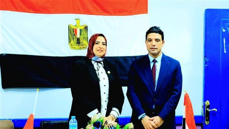 نائب محافظ سوهاج يدلي بصوته في انتخابات مجلس الشيوخ بمدرسة صلاح سالم