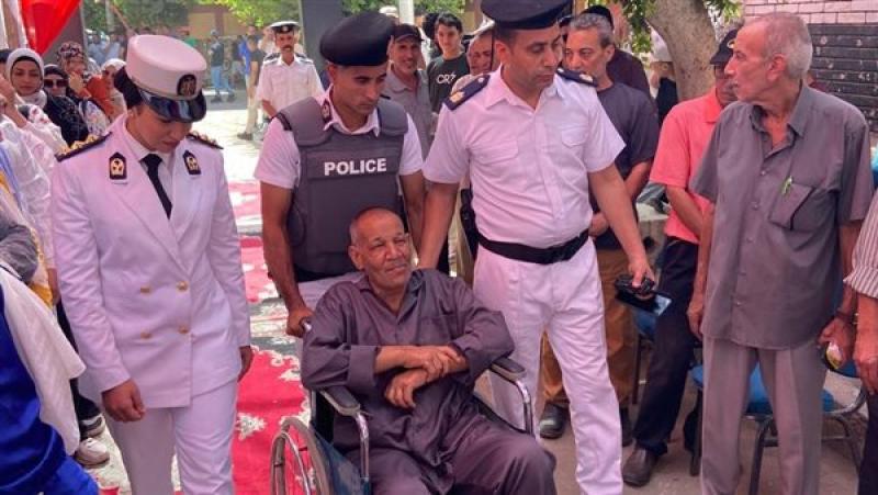 القليوبية توفر كراسي متحركة لدعم مشاركة ذوي الهمم في التصويت