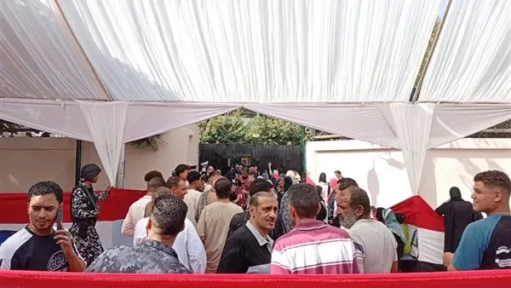 إقبال كثيف على انتخابات مجلس الشيوخ بحي البساتين.. صور