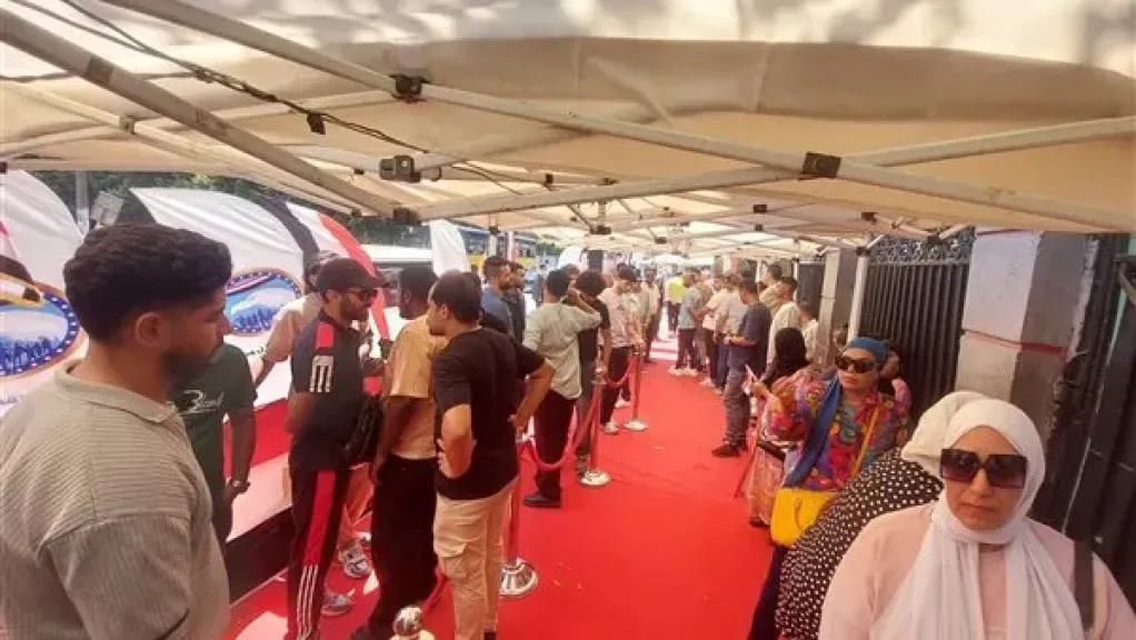 السيدة زينب تشهد إقبالًا كثيفًا من المواطنين على المقار الانتخابية للإدلاء بأصواتهم