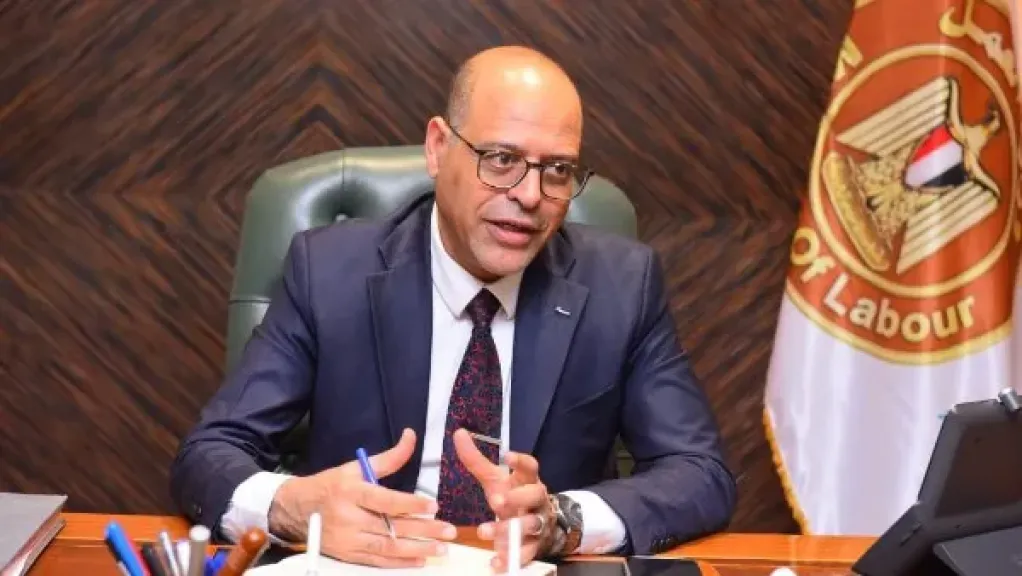3 ملايين جنيه رعاية صحية واجتماعية وإعانات لـ 374 عاملاً خلال شهر