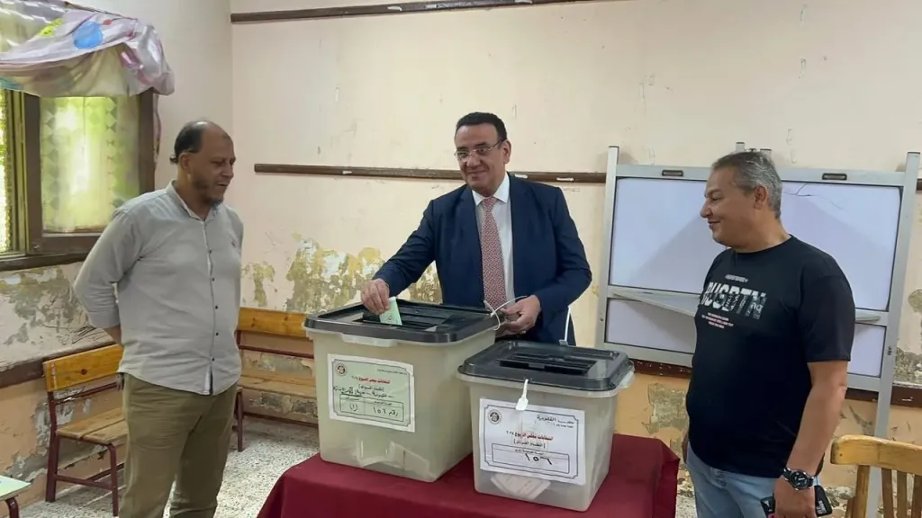 الدكتور صلاح حسب الله يدلي بصوته في انتخابات الشيوخ: ”المشاركة حق وواجب وطني”