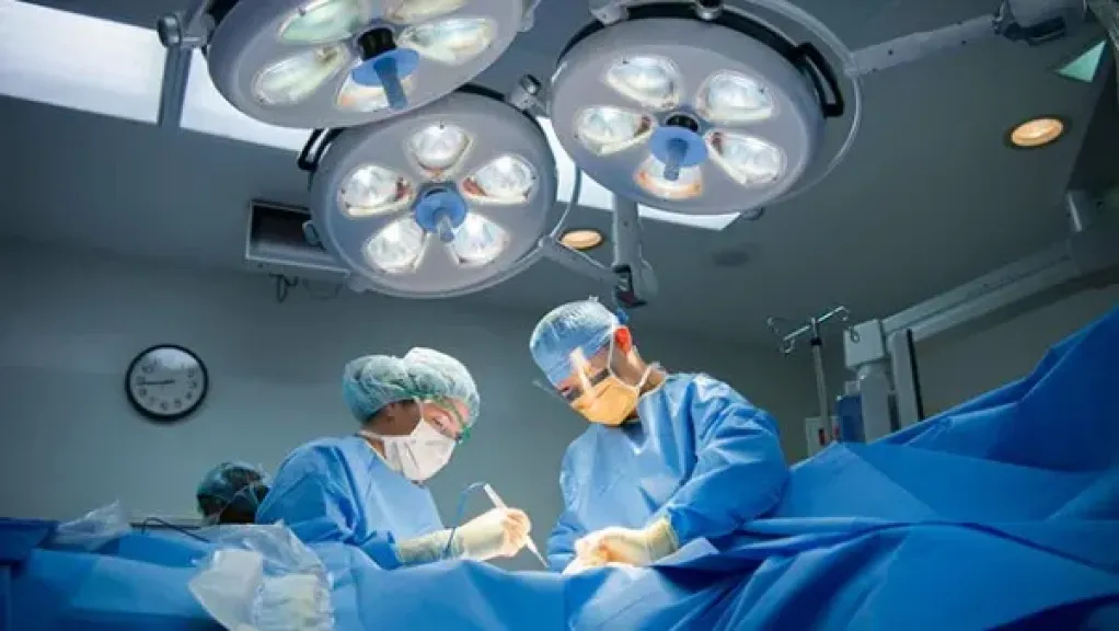 التأمين الصحي: الدواء وجراحات القلب المفتوح بالمجان لمرضى التأمين