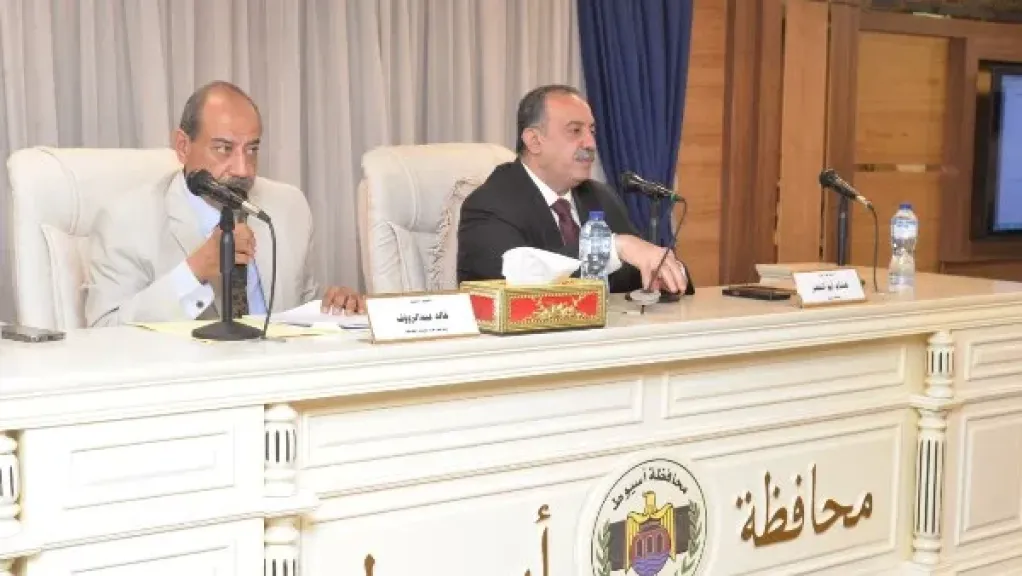 محافظ أسيوط: دعم الاقتصاد المحلي وخلق فرص عمل أولوية قصوى