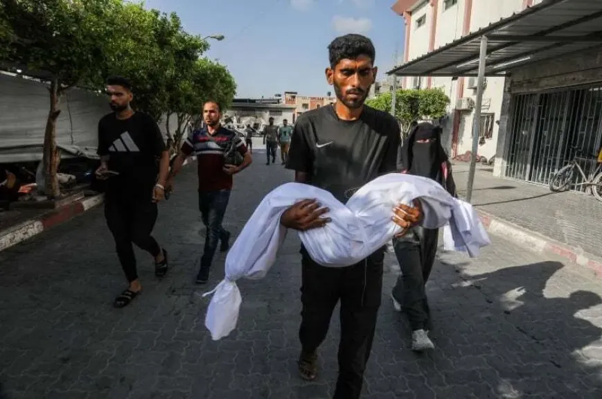 استشهاد 6 فلسطينيين بينهم منتظرو مساعدات جراء استهداف إسرائيلي