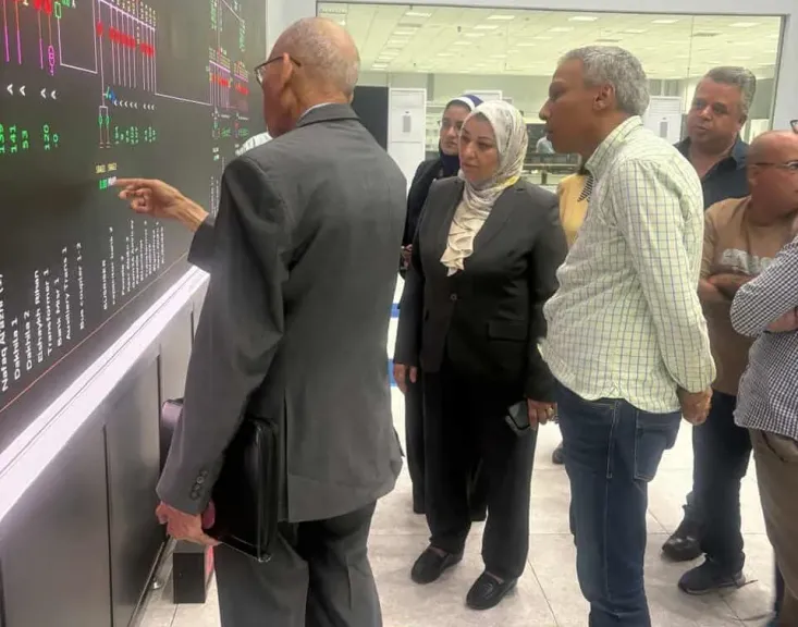 نائب وزير الكهرباء تتفقد مركز التحكم الإقليمي بالقاهرة لمتابعة استقرار الأحمال