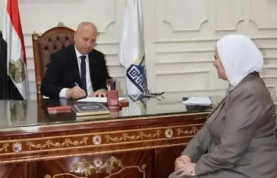محافظ القاهرة يستقبل مدير مديرية التربية والتعليم عقب توليها مهام منصبها الجديد