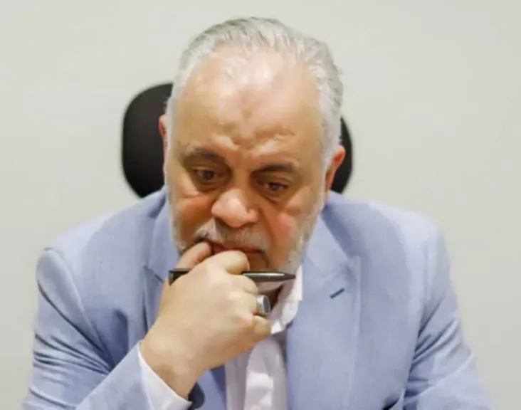 أشرف زكي ينعى شقيقة الفنان يحيى أحمد ووالدة المخرج محمد عادل النجار
