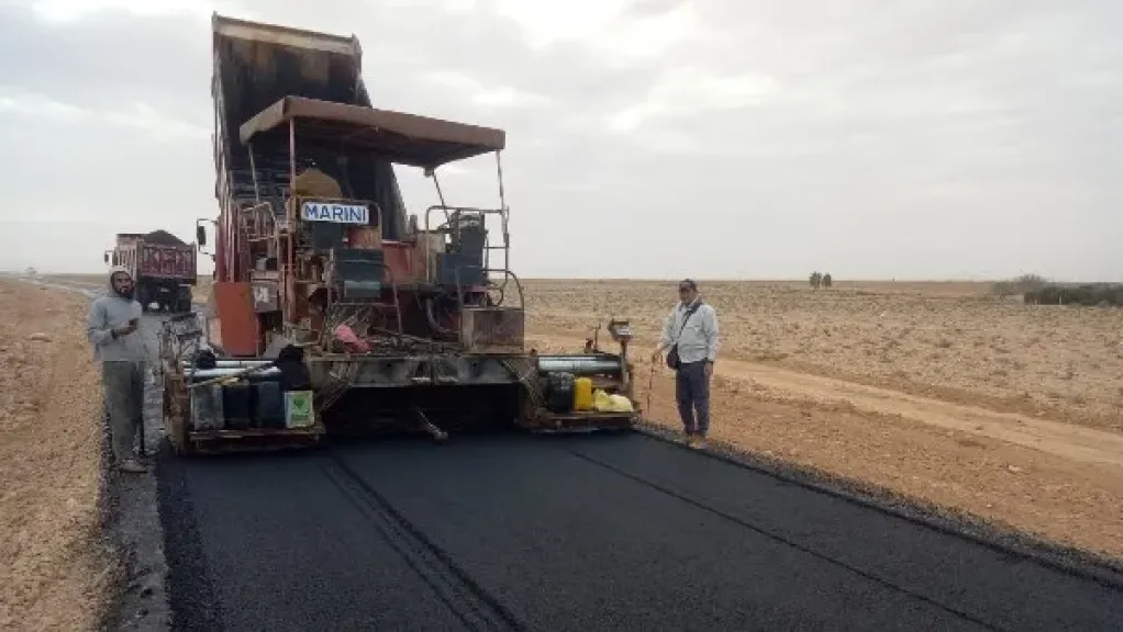 7 مشروعات طرق تنموية جديدة لربط التجمعات بمرسي مطروح