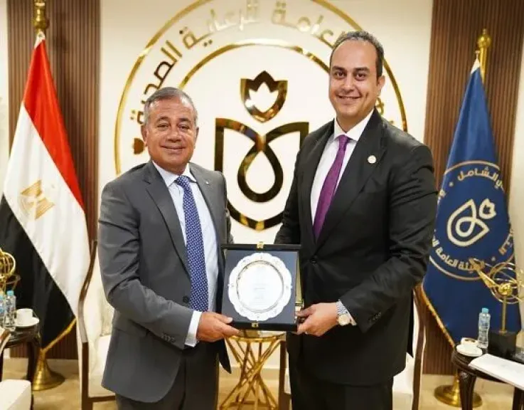 الرئيس التنفيذي لمصرف أبوظبي الإسلامي – مصر يبحث سبل التعاون الاستراتيجي مع هيئة الرعاية الصحية