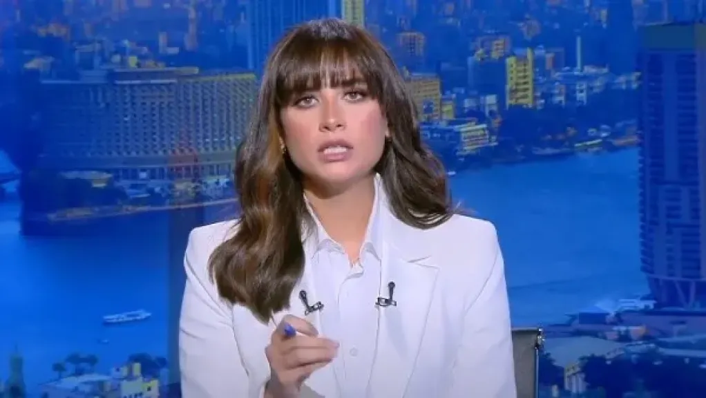 الراية الحمراء إنذار واضح.. إعلاميون يُطالبون بإغلاق شواطئ العجمي لحماية الأرواح
