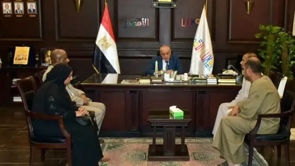 محافظ الأقصر يلتقي الأسر المتضررة من حريق الكرنك ويوجه بتقديم الدعم الكامل
