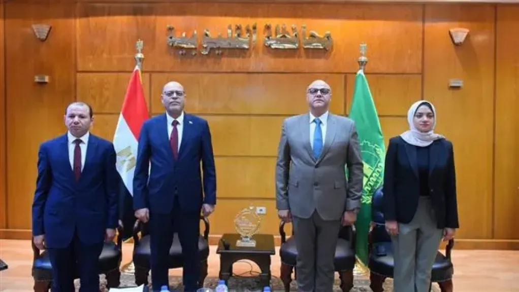 وزير العمل يبحث مع محافظ القليوبية تفعيل سبل التعاون في الملفات المشتركة