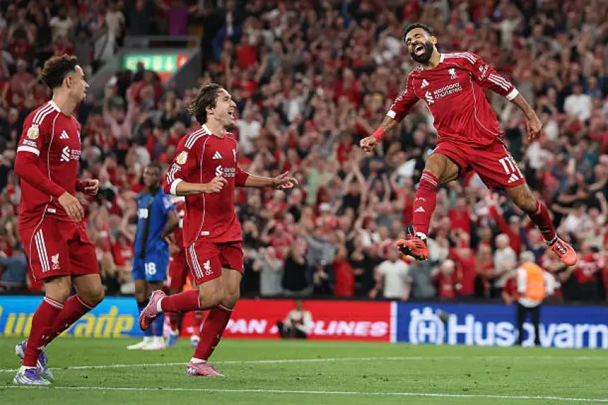 الليلة .. ليفربول ضيفاً ثقيلاً على نيوكاسل وصلاح على موعد مع رقم تاريخي جديد