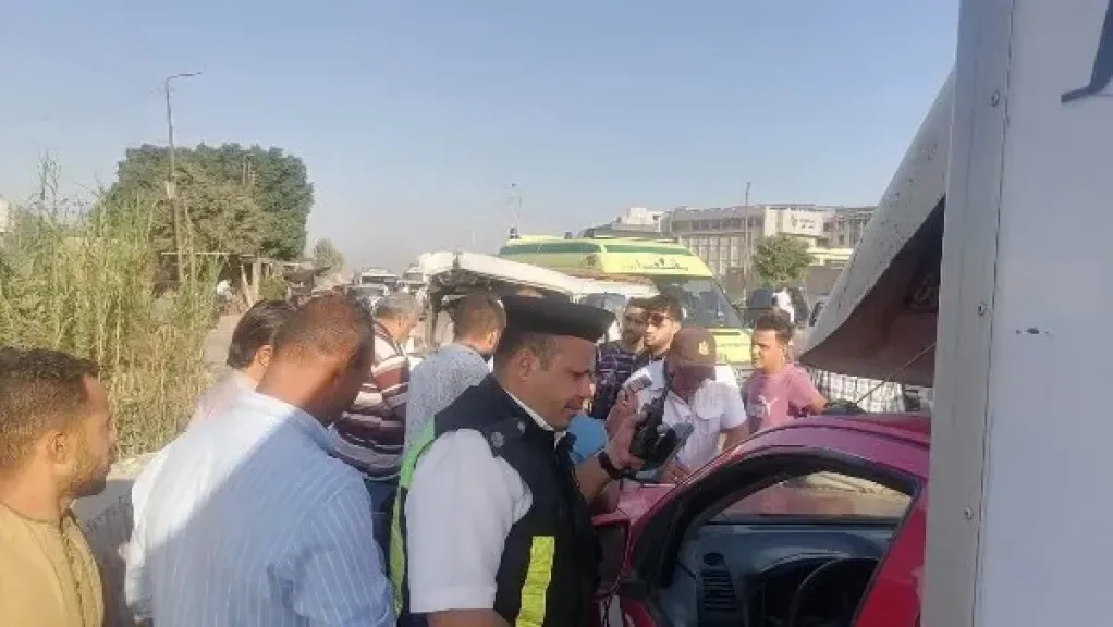 إصابة 6 أشخاص في تصادم ميكروباص وربع نقل بالطريق الزراعي «طنطا ـ كفر الزيات»