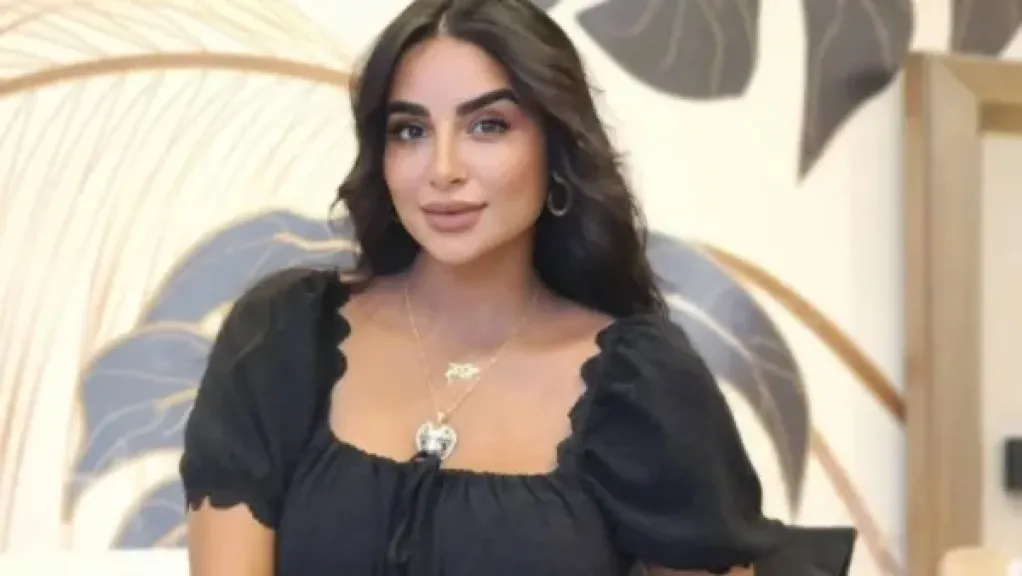 جوري بكر: الغربة علمتني الاعتماد على النفس.. وعملي كمذيعة زود ثقتي في نفسي
