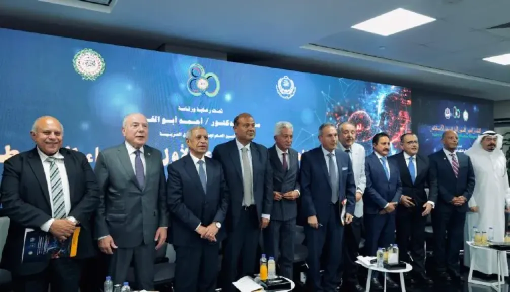 الرئيس التنفيذي للبنك الأهلي المصري يترأس الجلسة الثالثة من المنتدى العربي للذكاء الاصطناعي بالعلمين