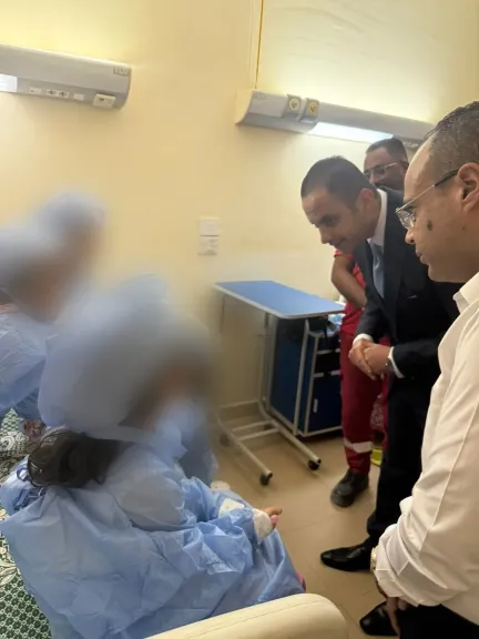 نائب وزير الصحة يتابع الحالة الصحية لمصابي حادث قطار مطروح