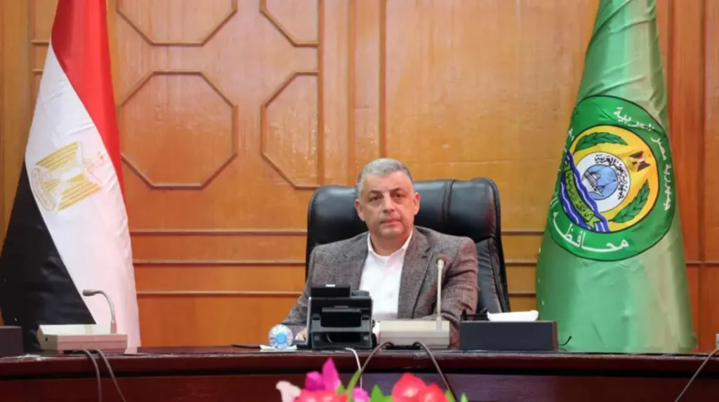 محافظ الإسماعيلية يوجه باستكمال تجهيزات مكتبة مصر العامة بالقنطرة شرق