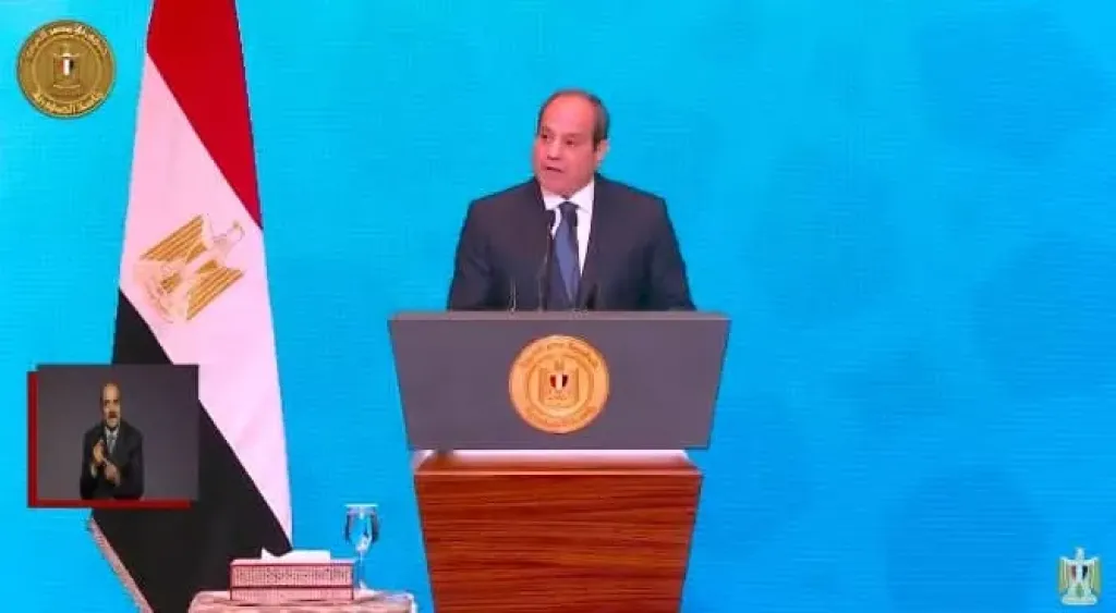 الرئيس السيسي: نؤكد وقوفنا في مواجهة التحديات بإجراءات مدروسة