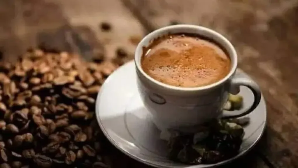 هل فنجان القهوة في الصبح مفيد ولا مضر؟