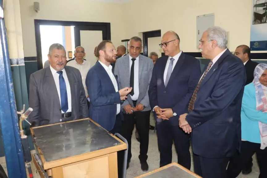 محافظ القليوبية يتفقد مدرسة ”إيجيبت جولد” للتكنولوجيا التطبيقية للحُلى والمجوهرات بالعبور