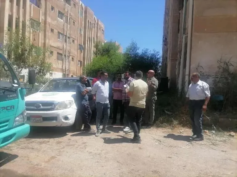 ​حملة توعية وتطهير مكثفة بمنطقة أبو عشرة في الغردقة