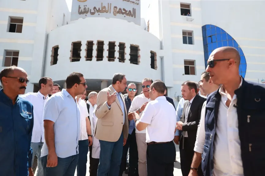 وزير الصحة يوجه بدراسة إنشاء وحدة لزراعة النخاع ومستشفى للصحة النفسية بقنا