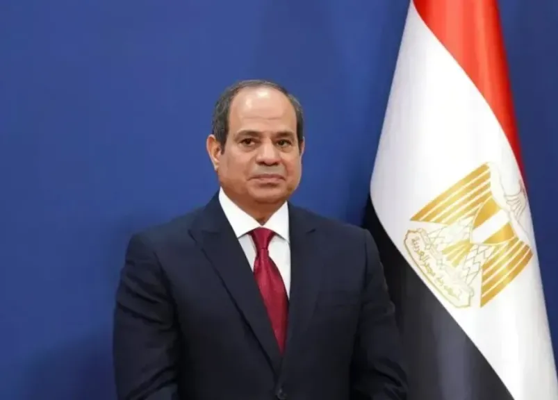 الرئيس السيسي يوجه بدراسة إصدار عفو رئاسي عن علاء عبدالفتاح وستة محكومين آخرين