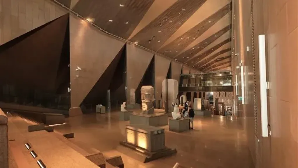 رئيسة فريق تصميم جناح توت عنخ آمون: تقنية ذكية تمنح الزوار تجربة فريدة بالمتحف المصري الكبير