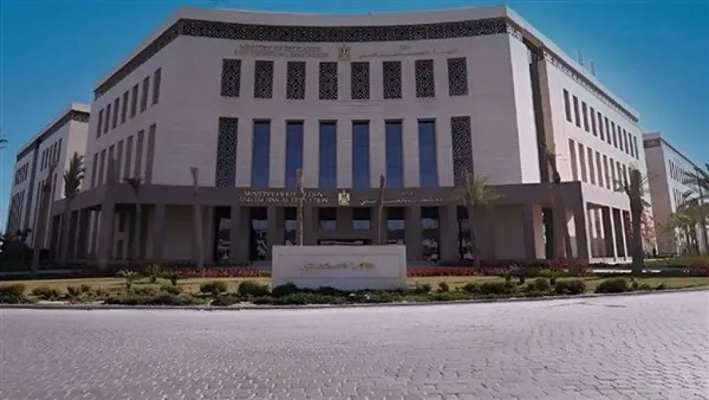 التربية والتعليم: هدفنا تأهيل خريجين في مجال الدواء وتزويدهم بمهارات عملية