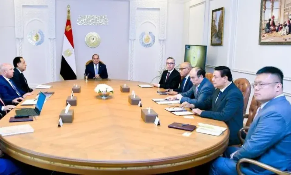 الرئيس السيسي يوجه بالاستفادة من سياسة الدولة الرامية لتوطين الصناعة وتعزيز الإنتاج