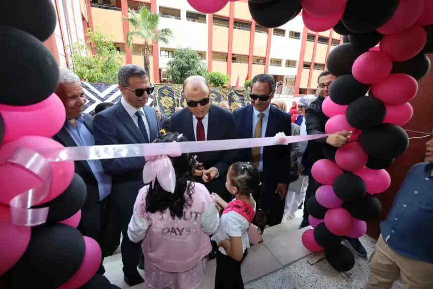 محافظ كفر الشيخ يفتتح المعرض الدائم لتوفير المستلزمات المدرسية للطلاب الأولى بالرعاية مجانًا.. صور