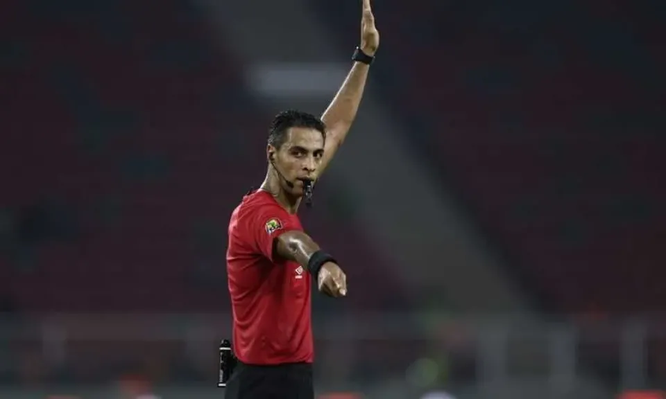 أمين عمر يدير قمة الزمالك والإسماعيلي في الدوري