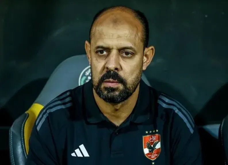 محاضرة فنية للنحاس مع لاعبي الأهلي قبل مران اليوم