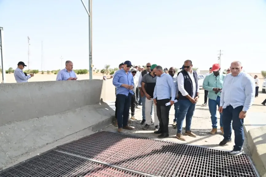 وزير الري يتفقد مشروع تنمية جنوب الوادي في أسوان
