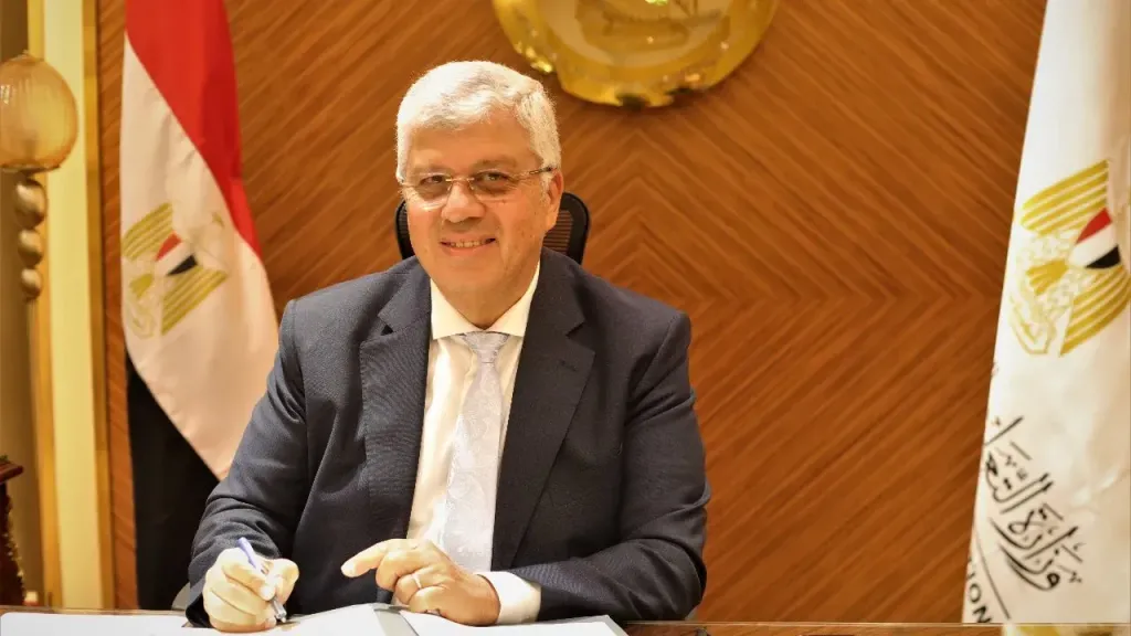 التعليم العالي: معهد بحوث الإلكترونيات يشارك بمؤتمر الترابط العالمي للطاقة في بكين