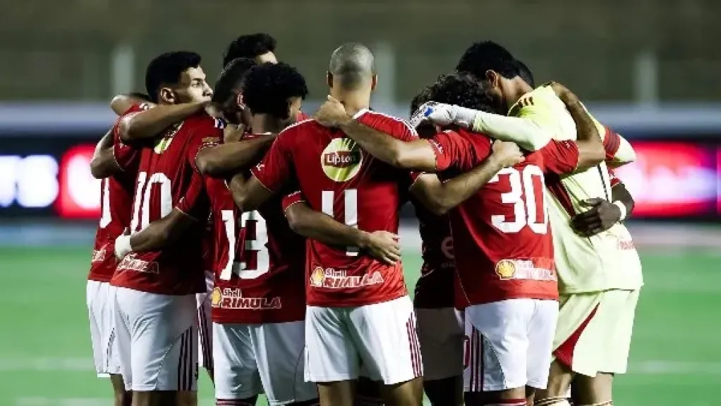 هاني رمزي ينتقد تمديد الأهلي للعقود ويطالب بربط مكافآت اللاعبين بالأداء