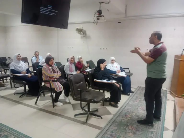 مستشفى جراحة المسالك بأسيوط ينظم تدريبًا لجودة الرعاية الصحية
