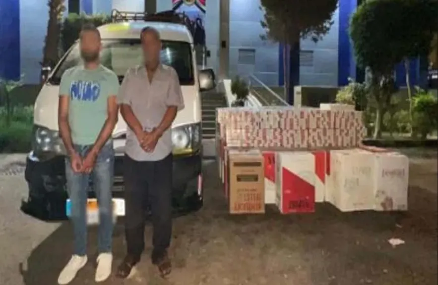 إحباط محاولة تهريب سجائر مجهولة المصدر داخل ميكروباص ببرج العرب