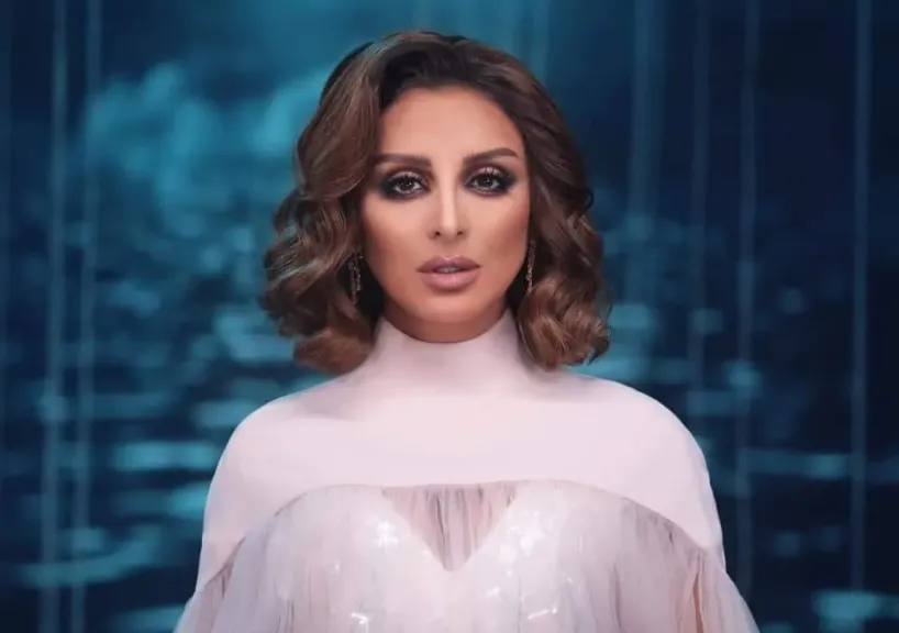 أنغام تختتم حفل قاعة ألبرت الملكية في لندن بإلتقاط صورة مع الجمهور: أحلى ليلة في العمر