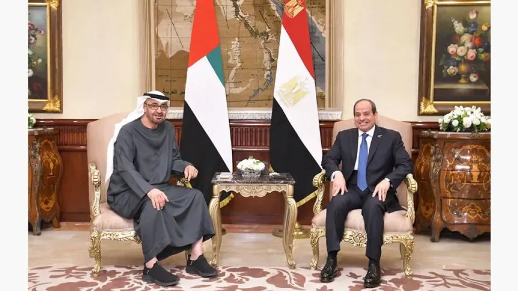 الرئيس السيسي يستقبل الشيخ محمد بن زايد رئيس دولة الإمارات بمطار القاهرة