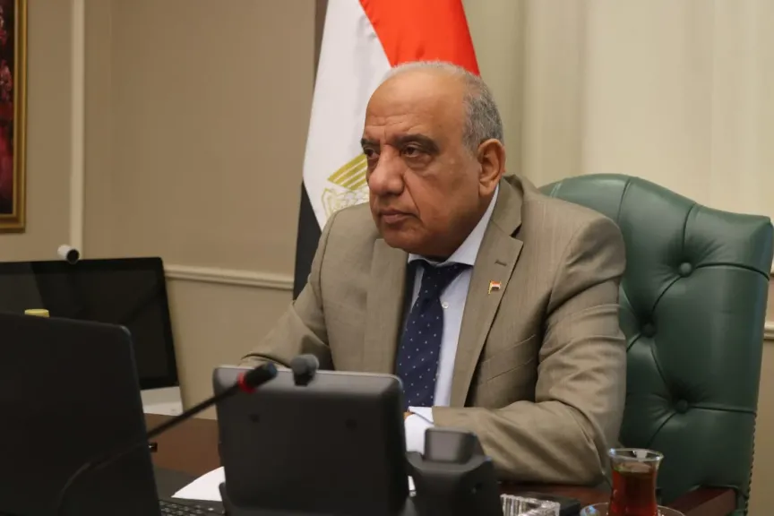 وزير الكهرباء يبحث مع مسئولي شركة مينج يانج الصينية التعاون والاستثمار في مجالات الطاقة المتجددة