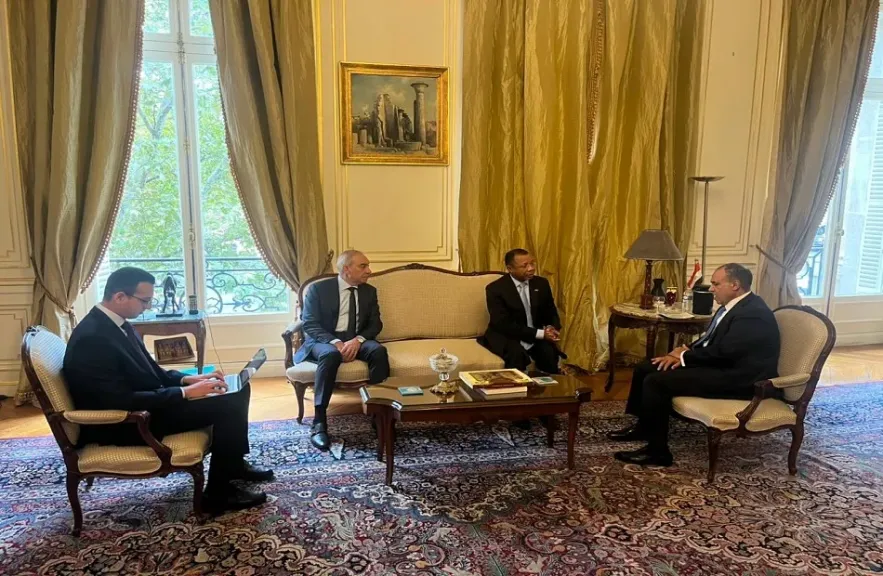 وزير الخارجية يلتقي بمندوب موزمبيق الدائم لدى اليونسكو