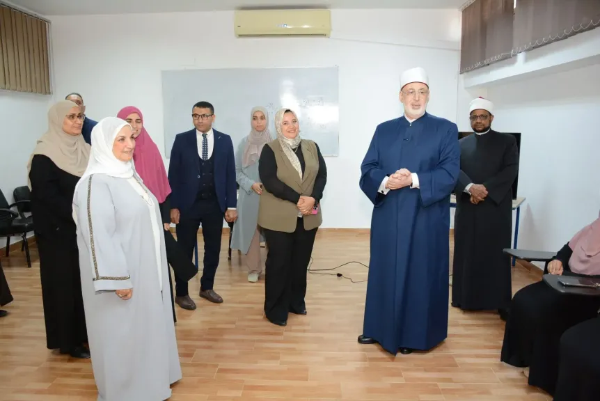 وكيل الأزهر يتفقد أعمال دورة تأهيل الدعاة لاستخدام لغة الإشارة