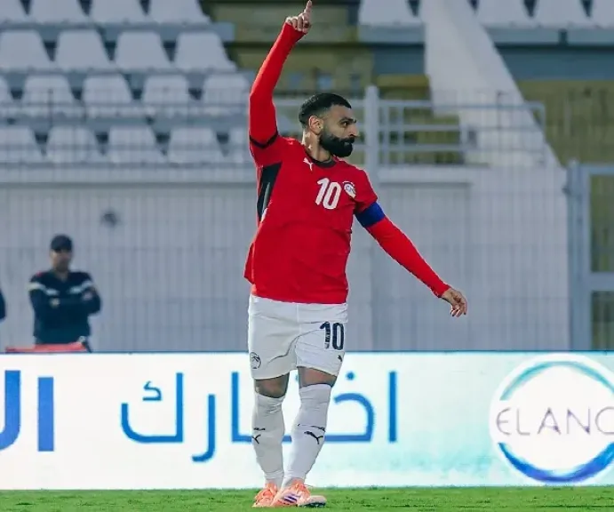 «بي بي سي» تشيد بأداء صلاح ودوره في تأهل مصر إلى المونديال